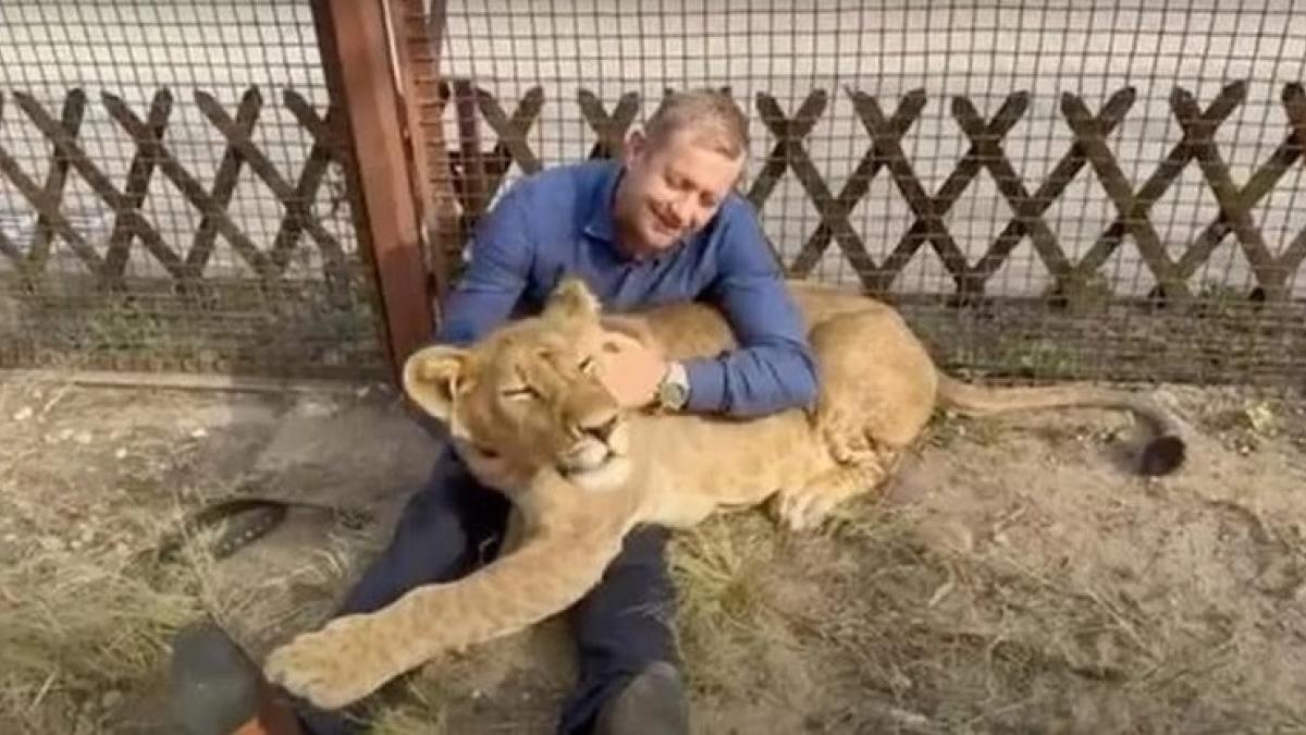 Лев Шерхан застрял в Беларуси на пути в Китай
