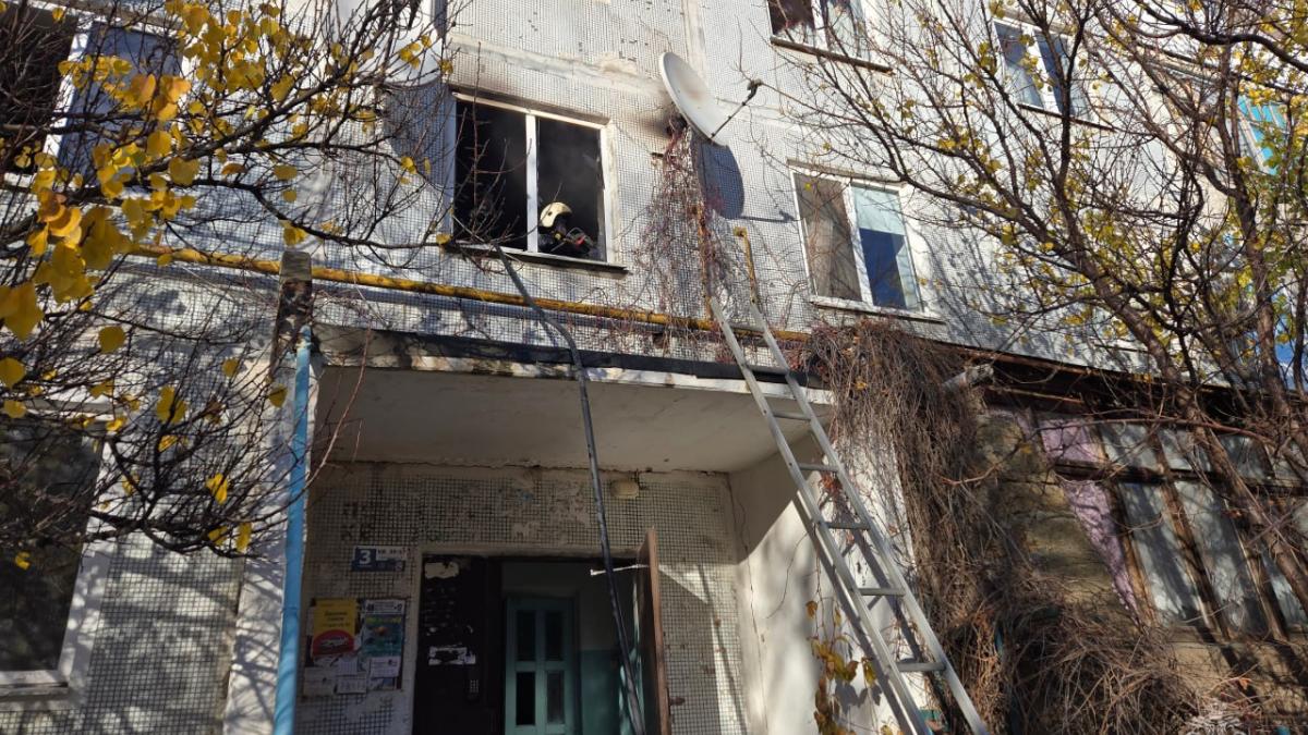 Пожар в пятиэтажке из-за неисправного холодильника в Новофёдоровке